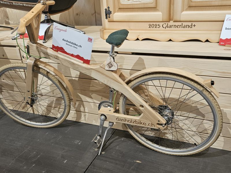 Holzvelo im Gabentempel